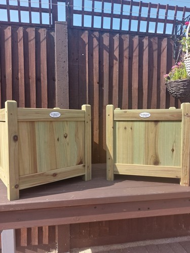 Square wooden garden planter - wooden,