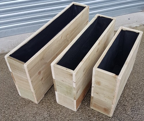 Wooden lined garden trough - lined,